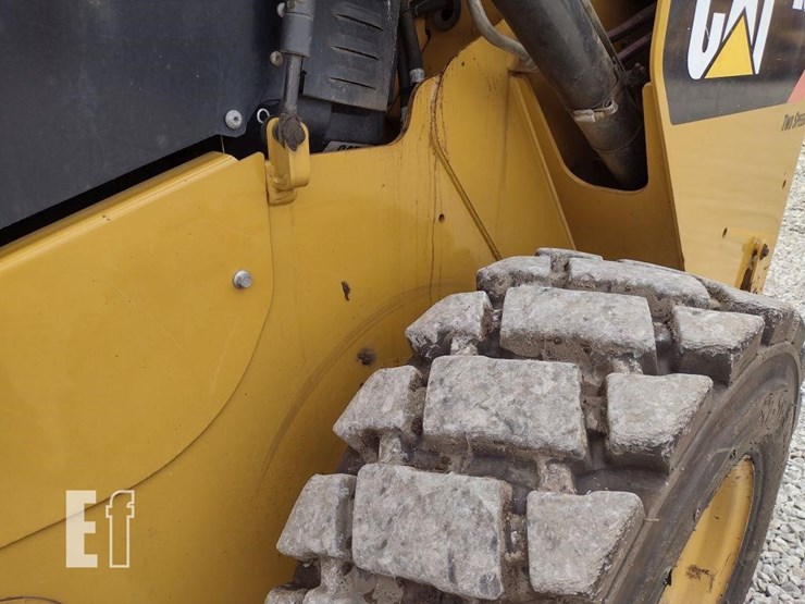 2018-caterpillar-262d-image-14