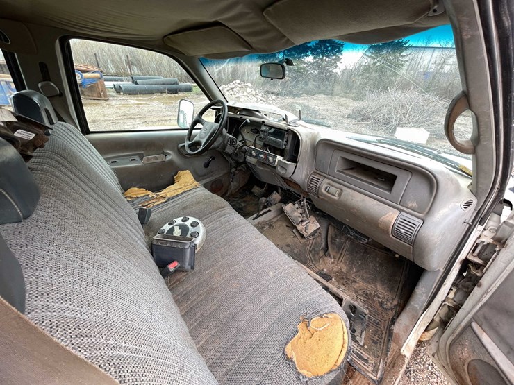 1998-chevrolet-3500-image-30