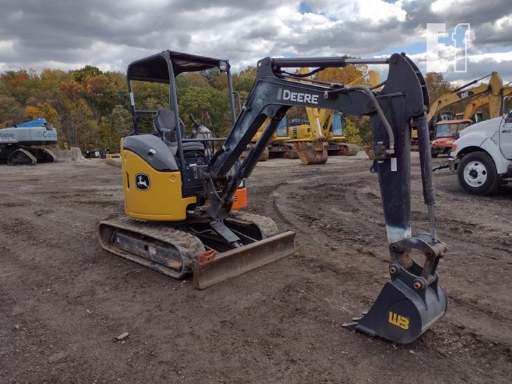 2022-deere-26g-image-47