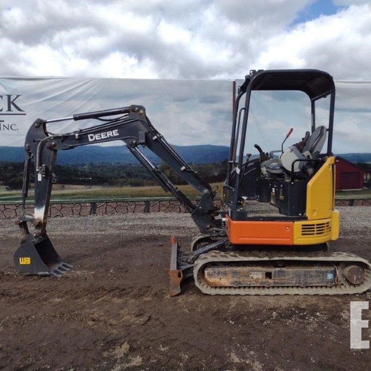 2022 DEERE 26G