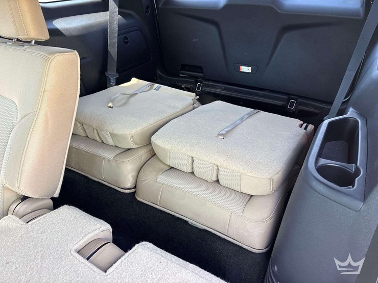 2017-ford-explorer-image-21