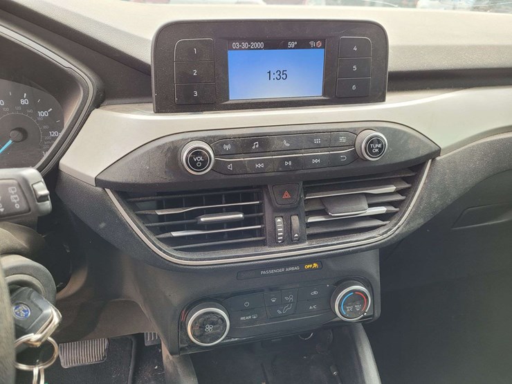 2021-ford-escape-image-14