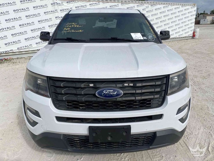 2018-ford-explorer-image-26