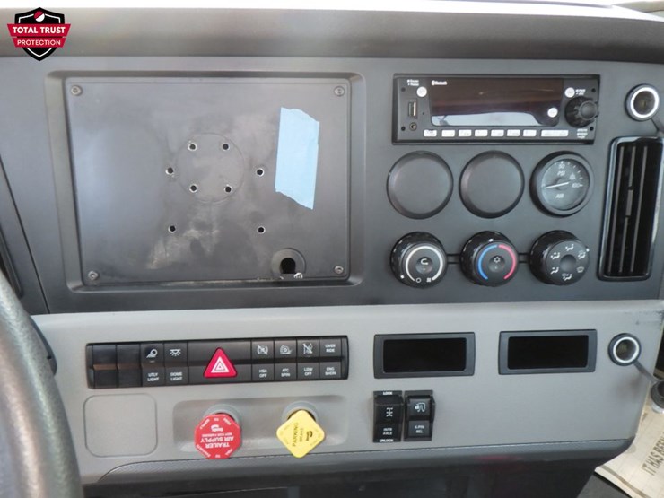 2022-freightliner-cascadia-116-image-15
