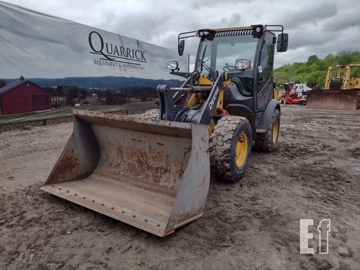 deere-204l-image-41