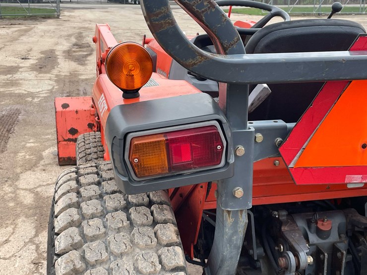 #4054-•-kubota-tractor-image-23