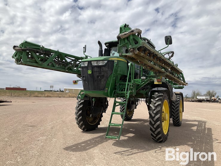 2019-john-deere-r4044-image-1