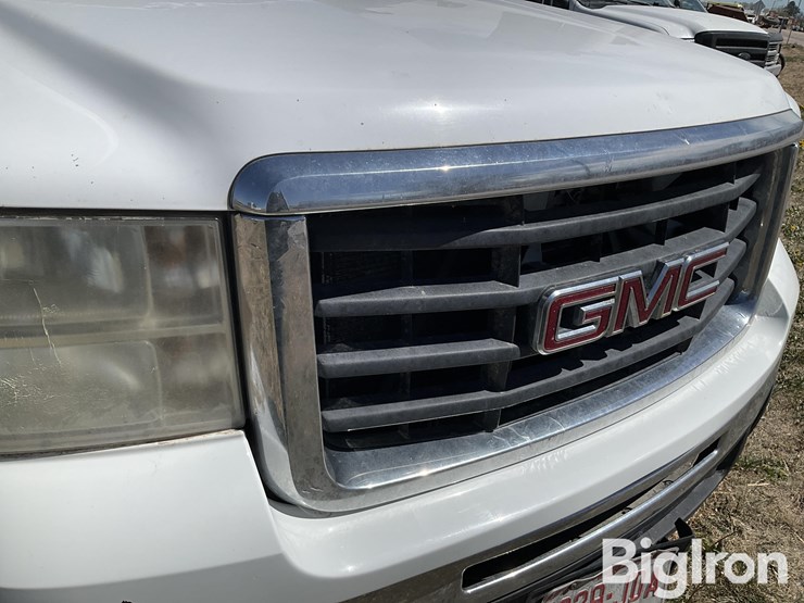 2007-gmc-sierra-2500-image-9