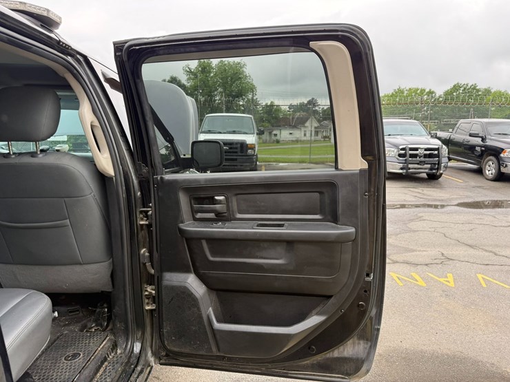 2019-dodge-1500-image-32
