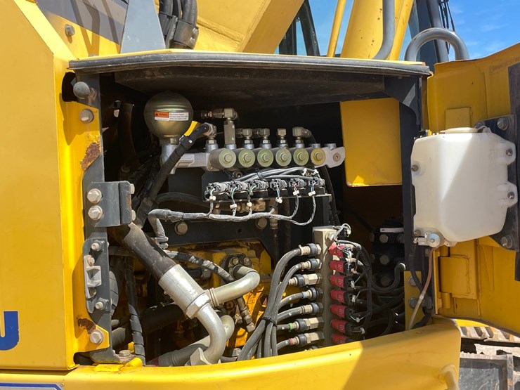 komatsu-pc308-image-48