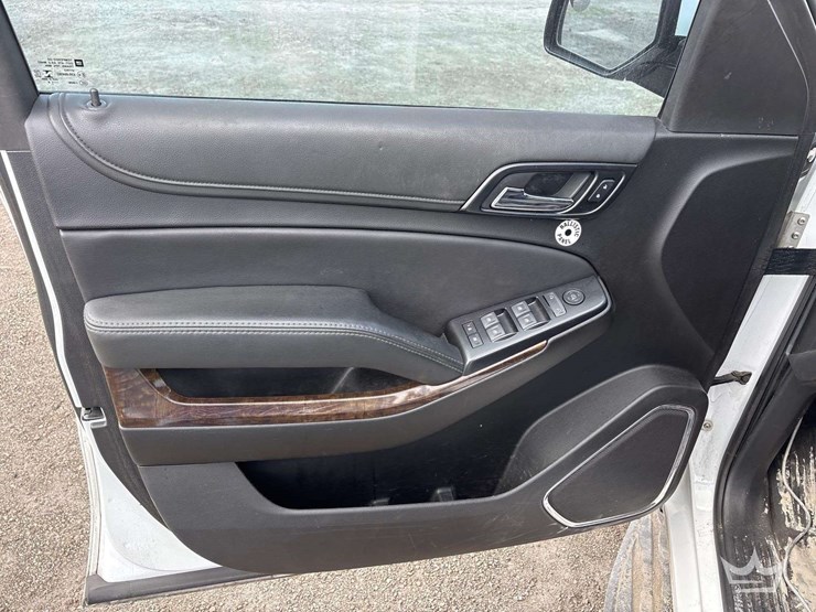 2019-chevrolet-tahoe-image-12