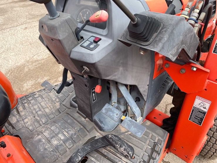 #4054-•-kubota-tractor-image-47