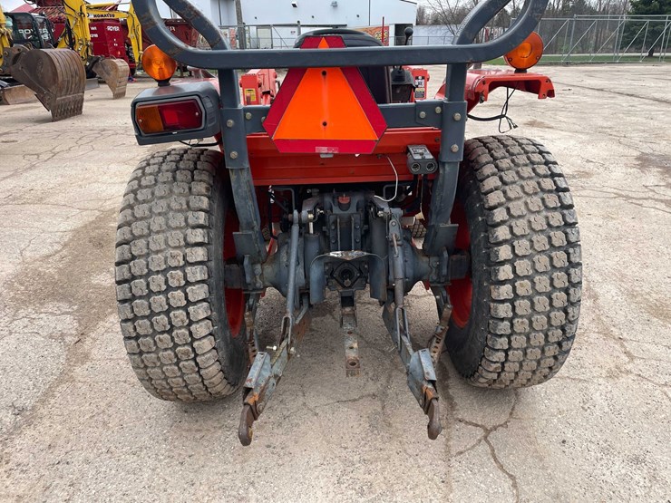 #4054-•-kubota-tractor-image-17