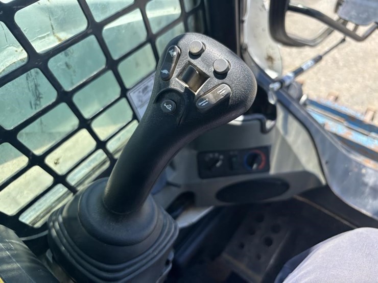 2016-bobcat-t650-image-21