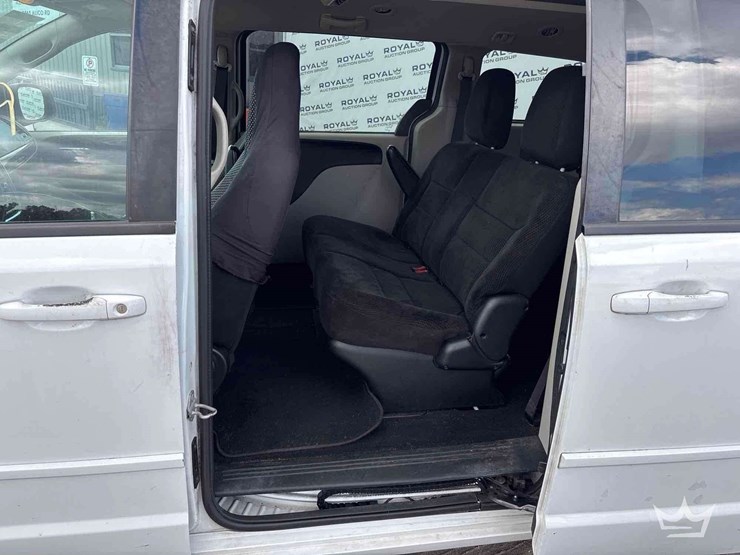 2017-dodge-grand-caravan-image-17