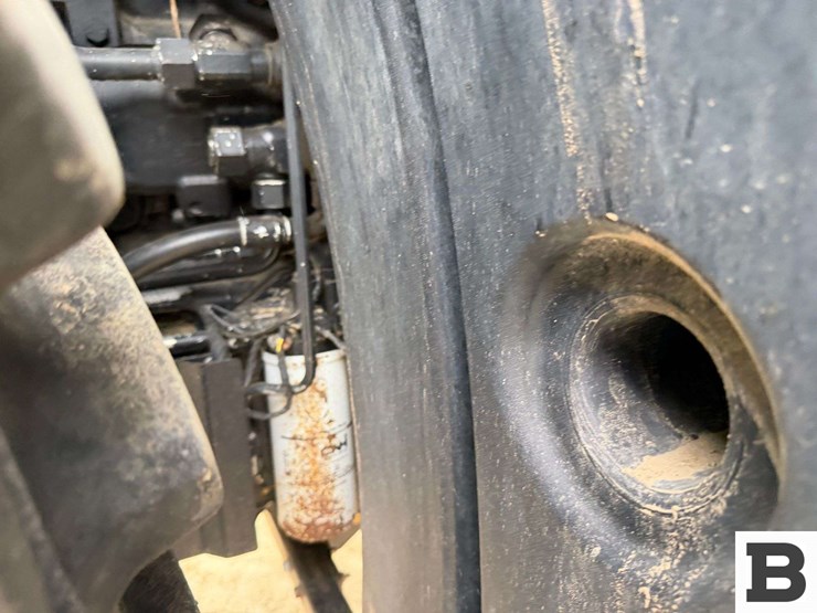2018-case-ih-magnum-310-image-55
