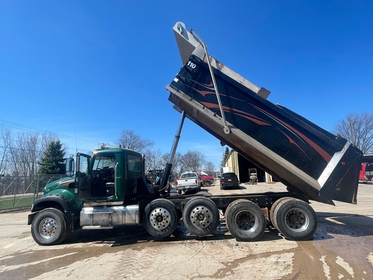 2013-mack-granite-104fr-image-149