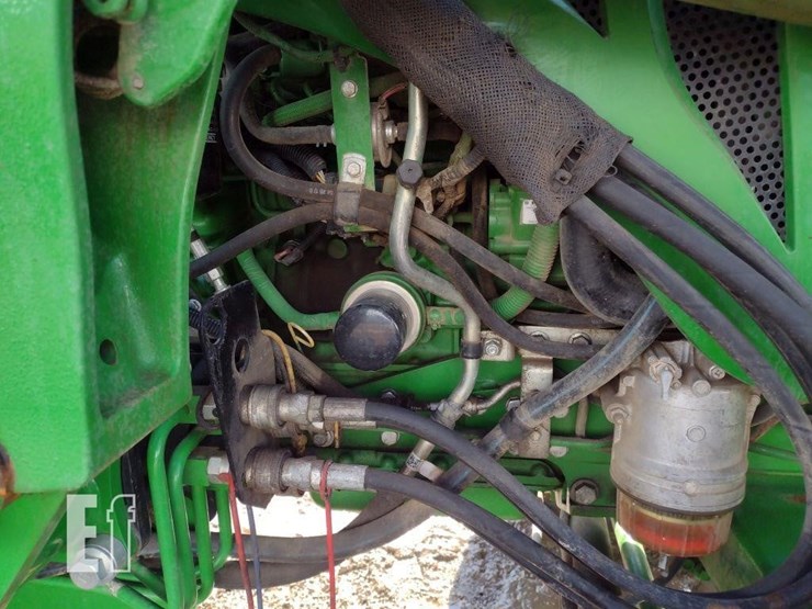 2017-john-deere-4052r-image-28