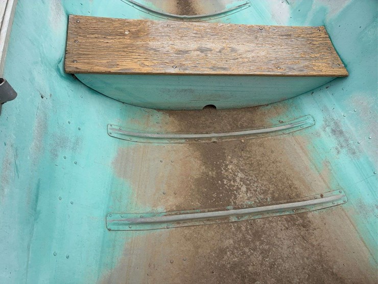 12ft-aluminum-bottom-boat-image-8