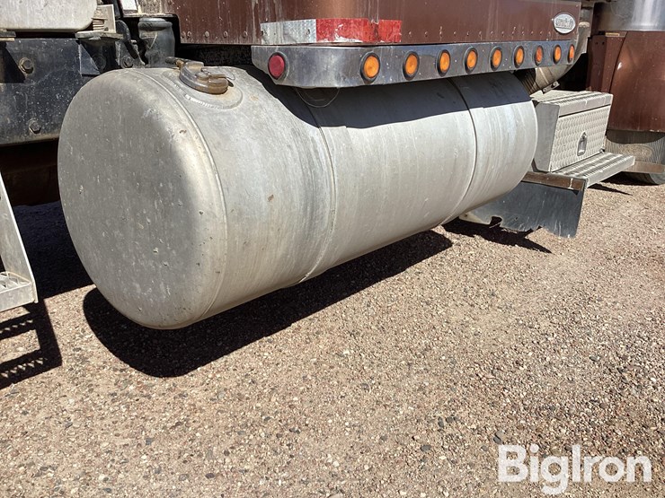 1994-peterbilt-379-image-13