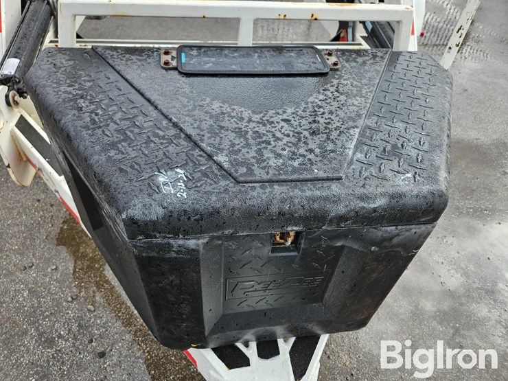 2021-massey-ferguson-730-image-13