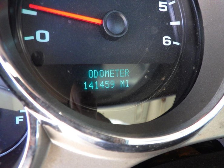 2012-chevrolet-2500hd-image-12