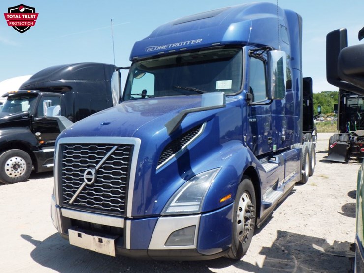 2022-volvo-vnl860-image-1