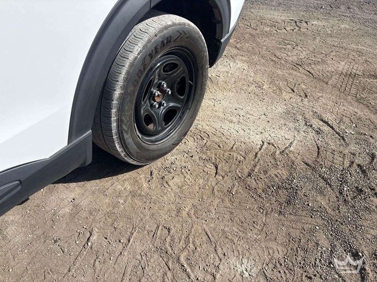 2020-ford-explorer-image-30