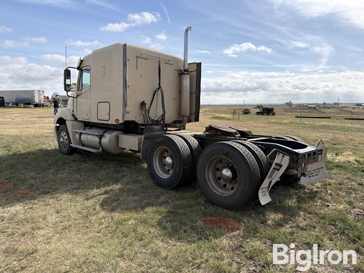 2007-freightliner-columbia-120-image-7