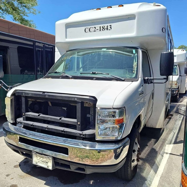 2017 FORD E450