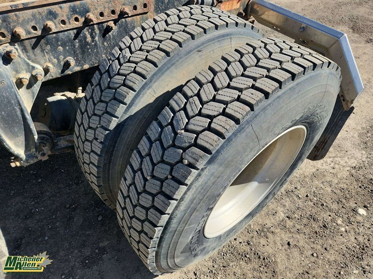 2021-western-star-5700xe-image-27