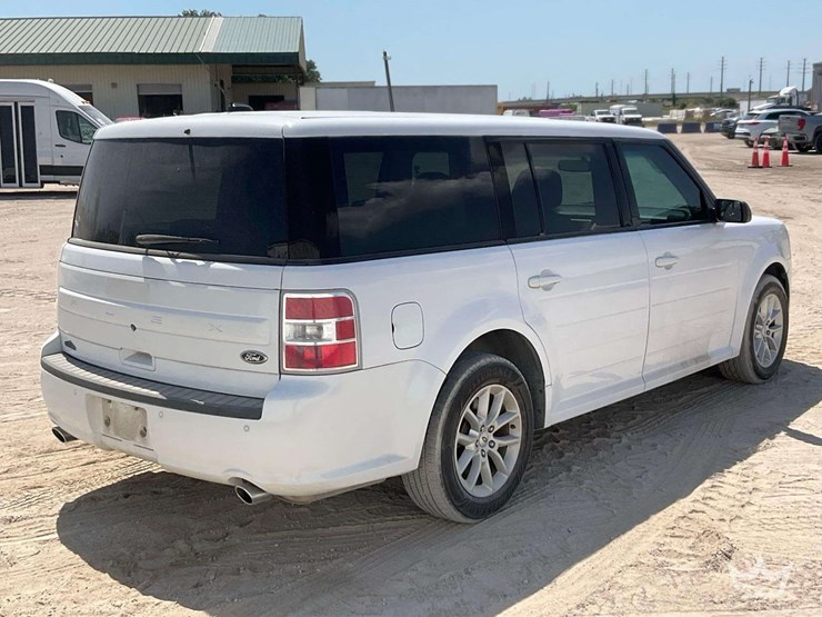 2016-ford-flex-image-3