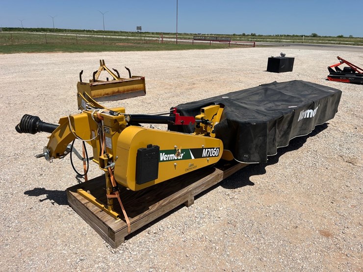 2021-vermeer-m7050-image-10