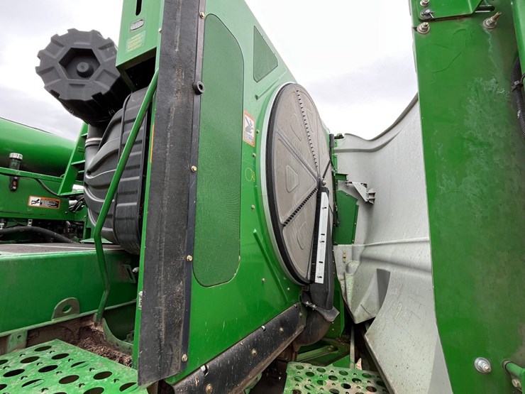 2011-john-deere-s670-image-14