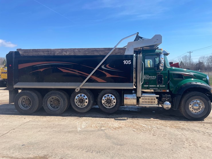 #4014-•-2013-quad-axle-mack-dump-truck-(has-wi-title)-image-4