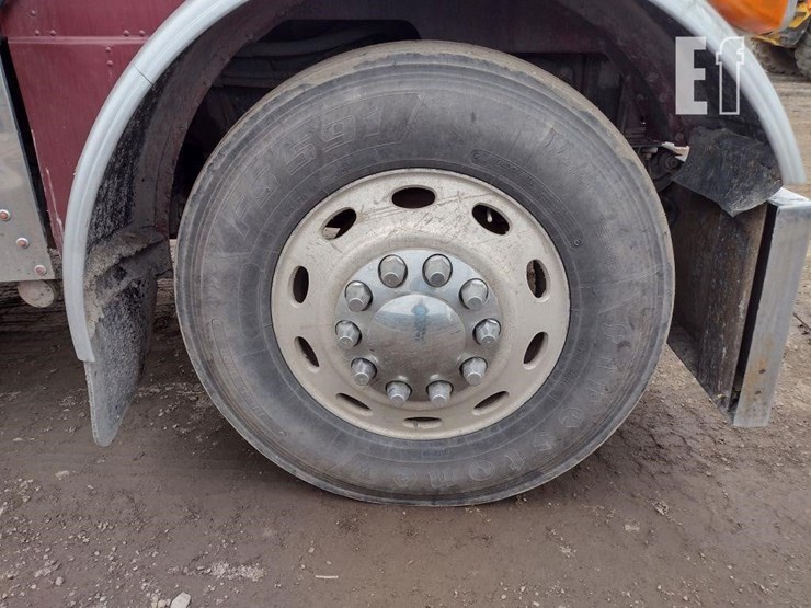 2005-peterbilt-379-image-25