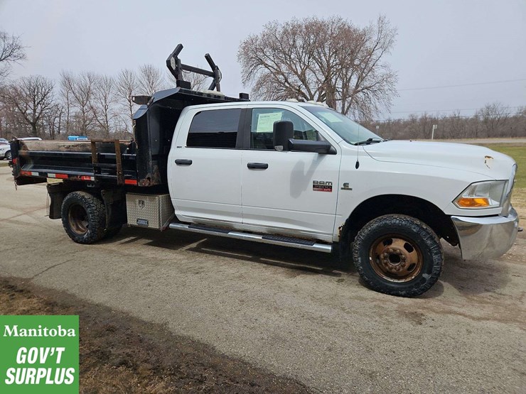 2011-dodge-3500-image-6