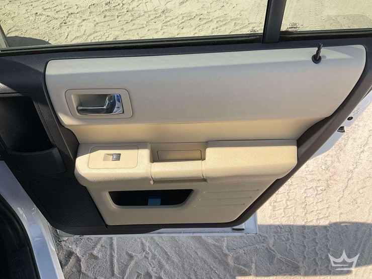 2016-ford-flex-image-24