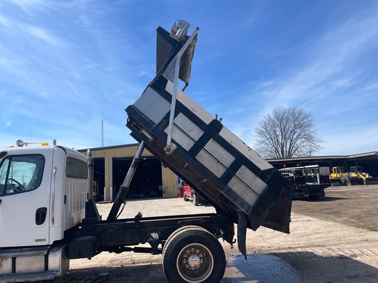 #4015-•-2004-freightliner-dump-truck-(has-wi-title)-image-119