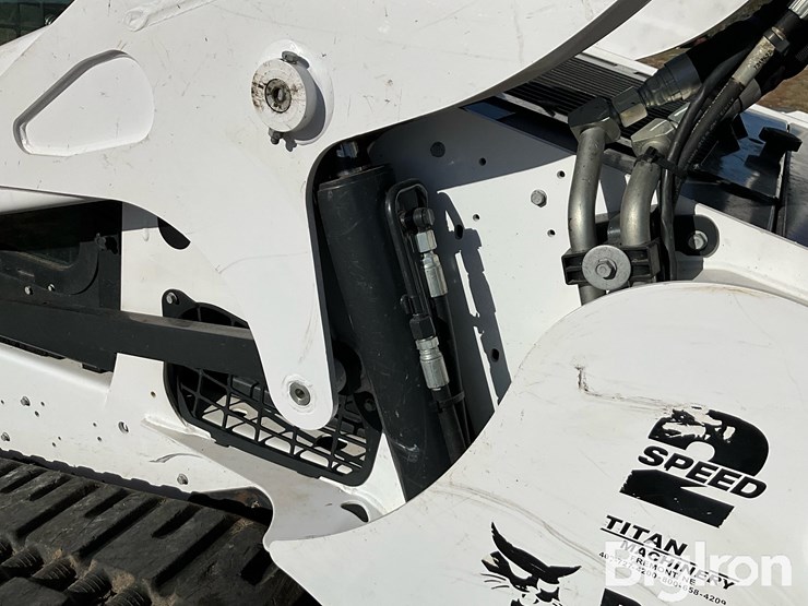 2018-bobcat-t740-image-12