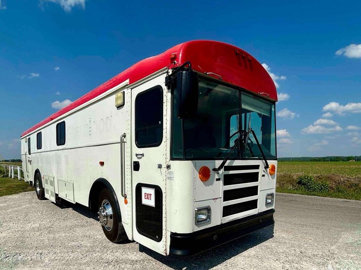 2011-thomas-saf-t-liner-image-2
