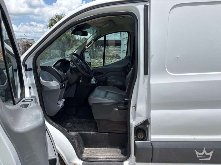 2015-ford-transit-image-8