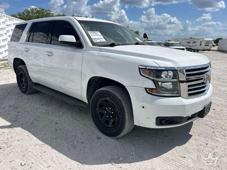 2020-chevrolet-tahoe-image-2