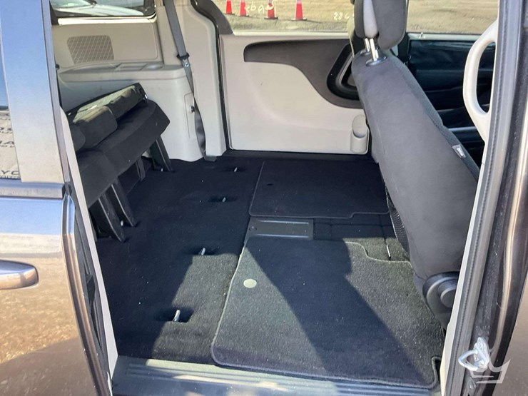 2017-dodge-grand-caravan-image-24