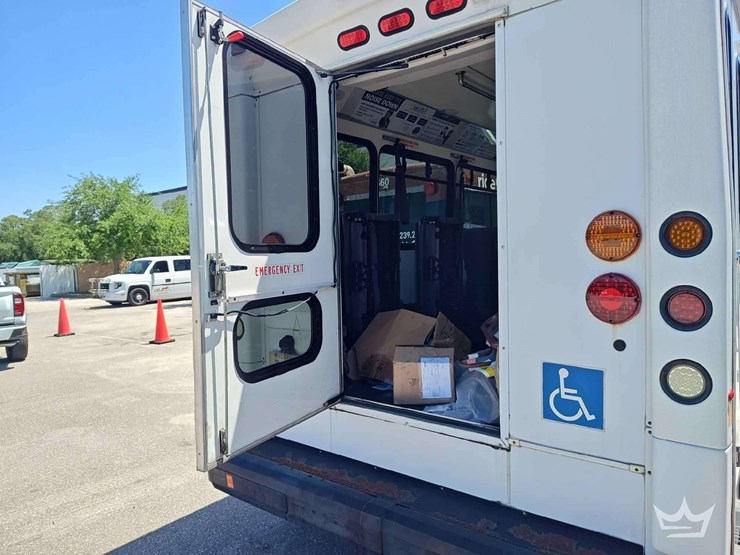 2017-ford-e450-image-20