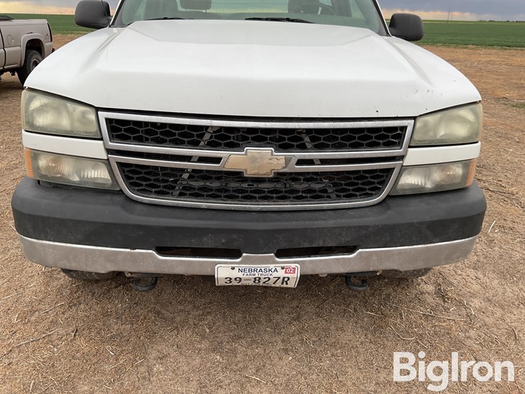 2006-chevrolet-3500-image-9