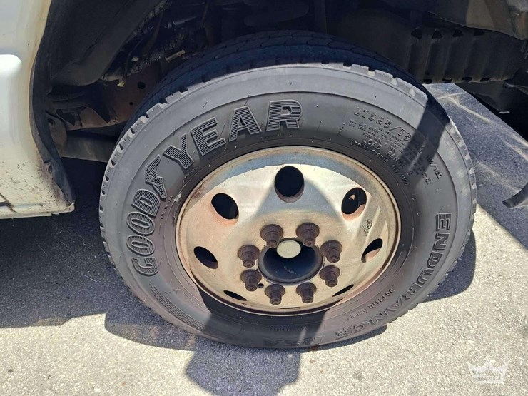 2017-ford-e450-image-8