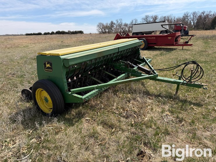 john-deere-8300-image-3