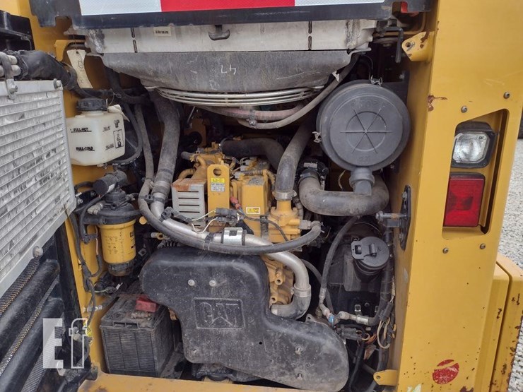 2016-caterpillar-246d-image-20