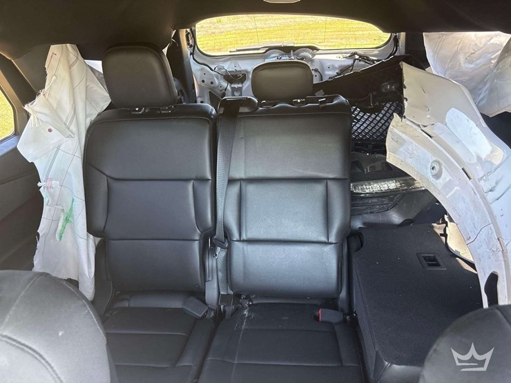 2020-ford-explorer-image-22
